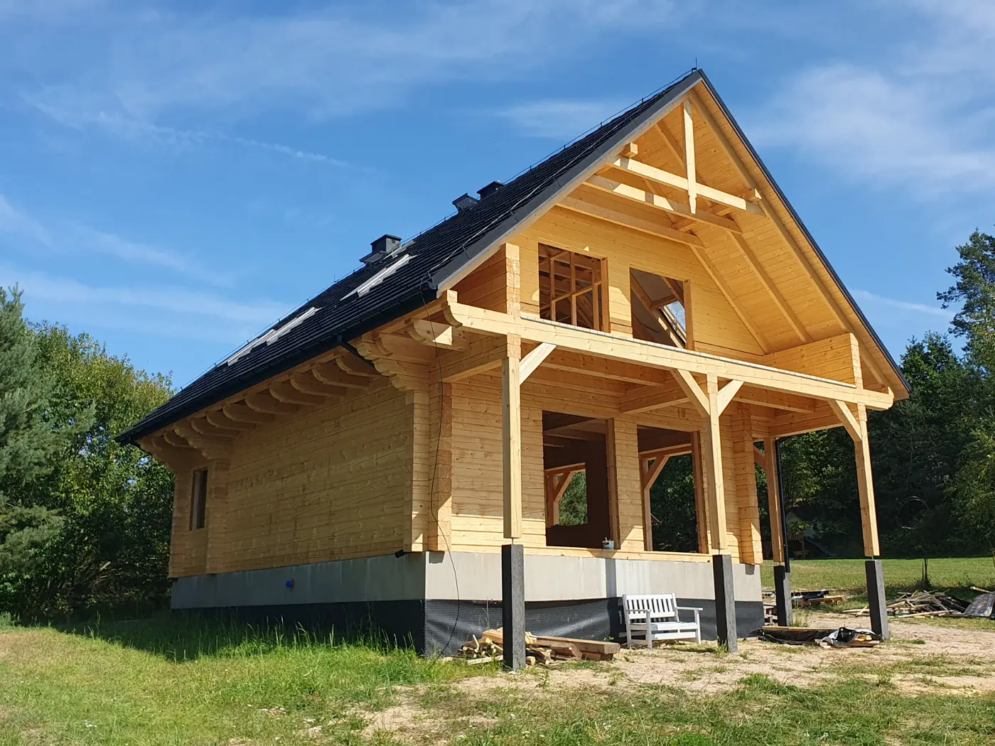 Dom z bali, widok od szczytu — realizacja ArCAd w Olszynie